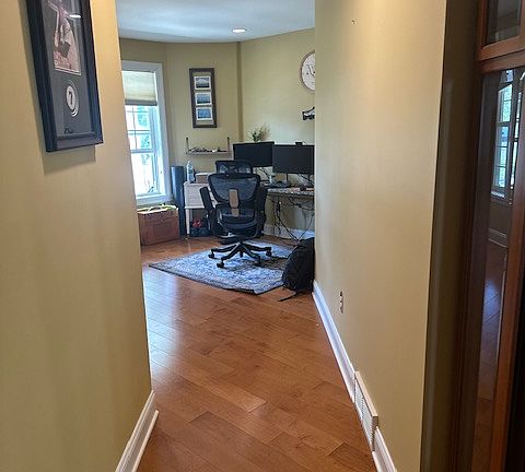 3rd image of 15 Patroon Pointe Dr