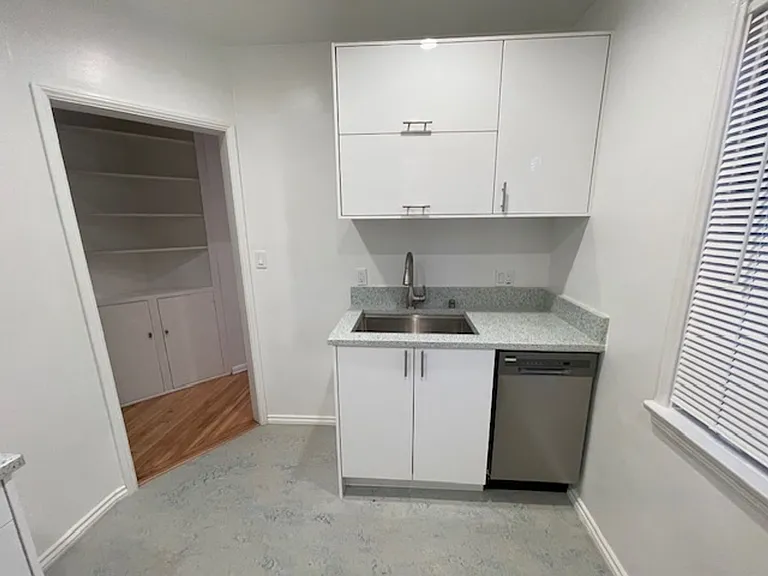 41-47 Thornton Ave — Photo 12