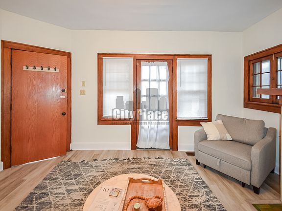 5th image of 537 E 11th St #2