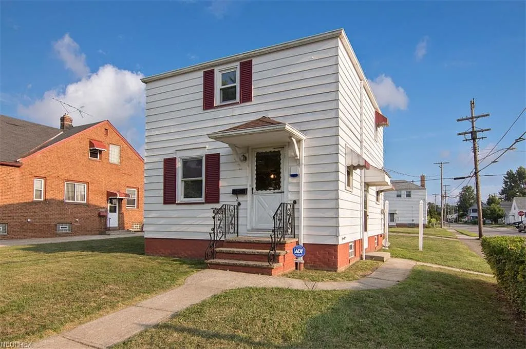 19302 Pawnee Ave photo 1
