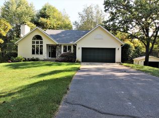 8599 Meadow Rock Dr NE, Rockford, MI 49341