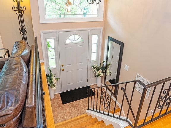 3rd image of 65 Fawnridge Dr