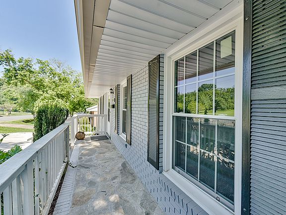 4th image of 3633 Shamrock Dr