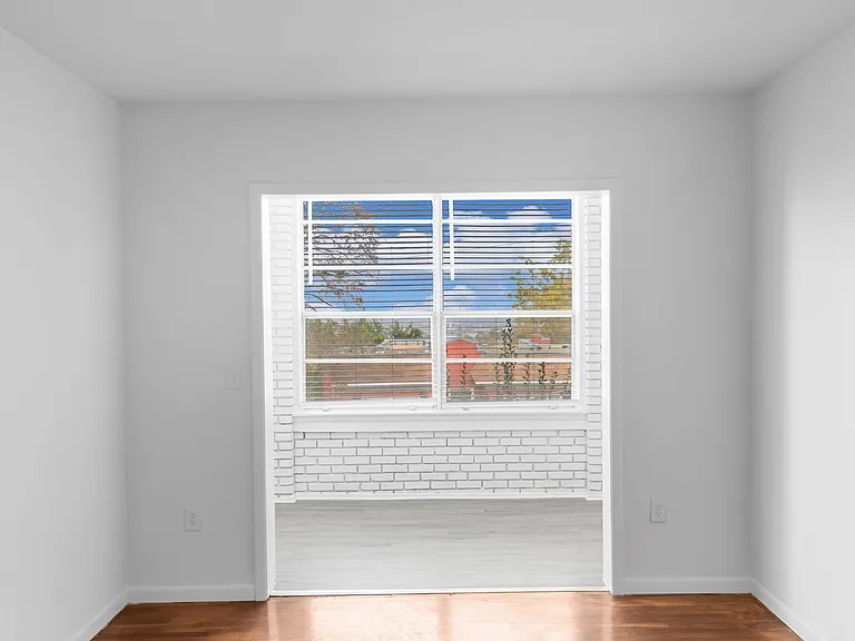 Oakmont Apartments — Photo 11