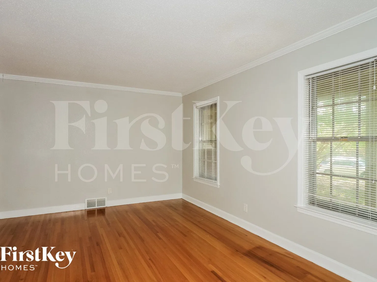 3 bed, 1.0 bath, 1590 sqft, $1,560 — Photo 4