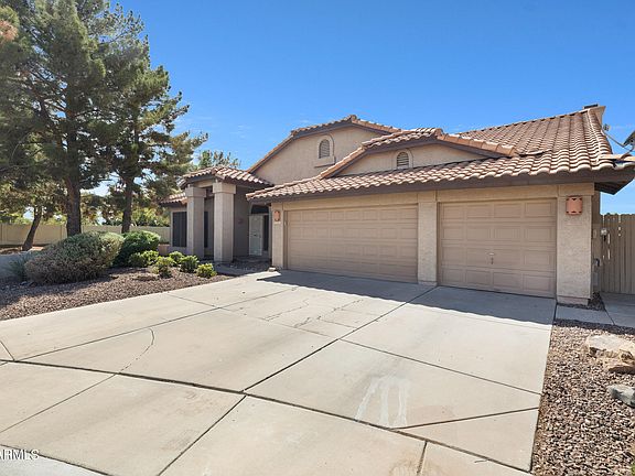 2nd image of 256 N COTTONWOOD Drive