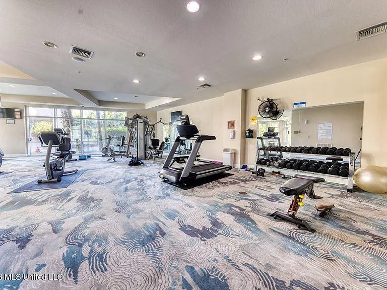 2228 Beach Dr #404 — Photo 13