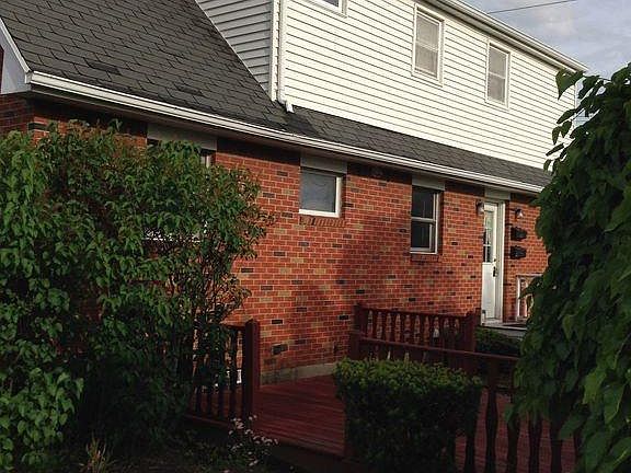2nd image of 204 Crandon Blvd