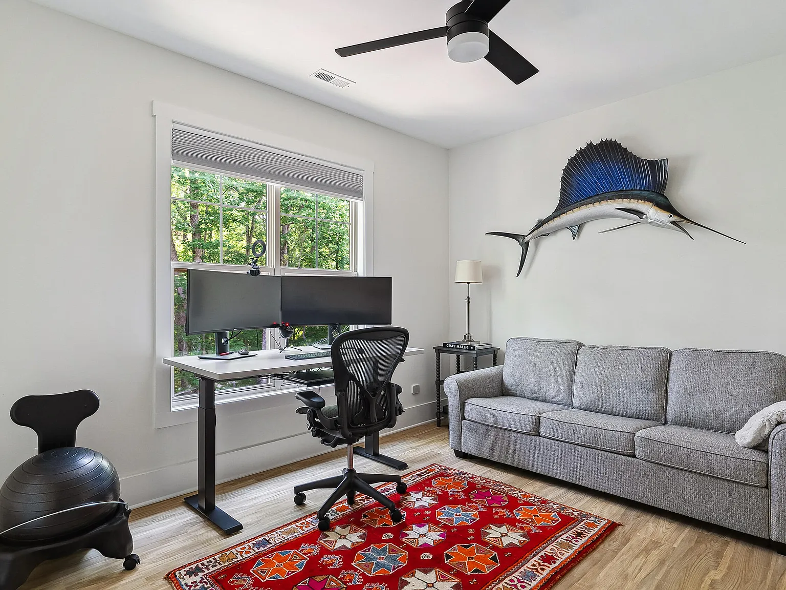 4 bed, 3.0 bath, 2686 sqft, $2,700 — Photo 2
