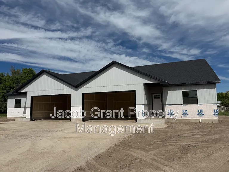 654 N 3511 E #1 — Photo 5
