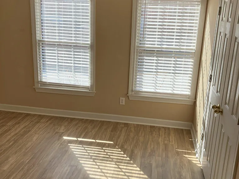bedroom4