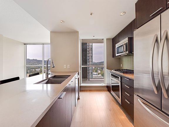 5th image of 2975 Atlantic Ave #1908