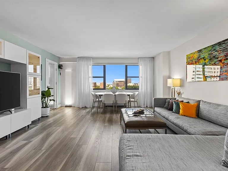 8 Whittier Pl #9J — Photo 20