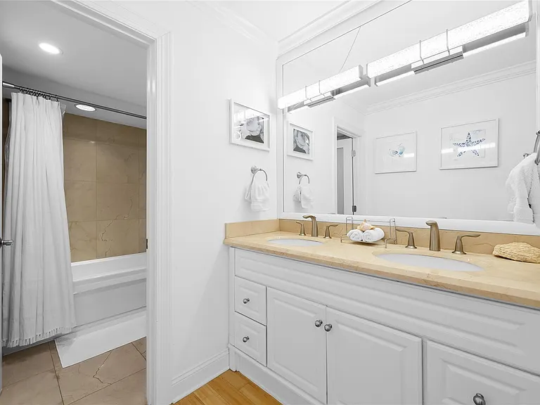 5100 N Ocean Blvd #702 — Photo 16