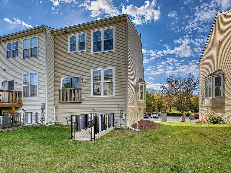 3506 Connor Pl — Photo 34