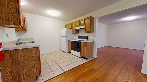 109 Commercial St Photo 1