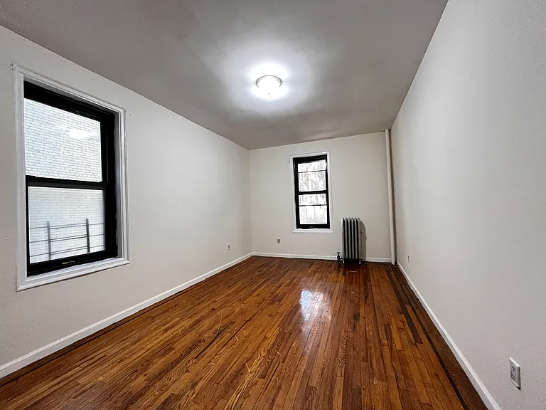 30 Dongan Pl #3E — Photo 2