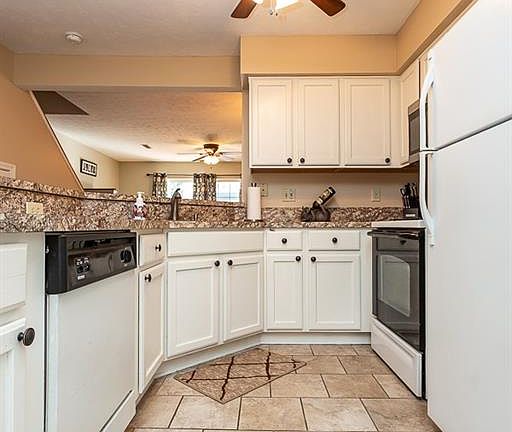 3rd image of 6717 Rosewood Ct