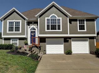 5564 Belmont Dr, Shawnee, KS 66226