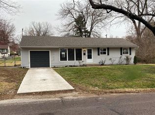 9404 E 69th St, Raytown, MO 64133