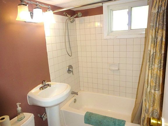 4th image of 251 Harrison St