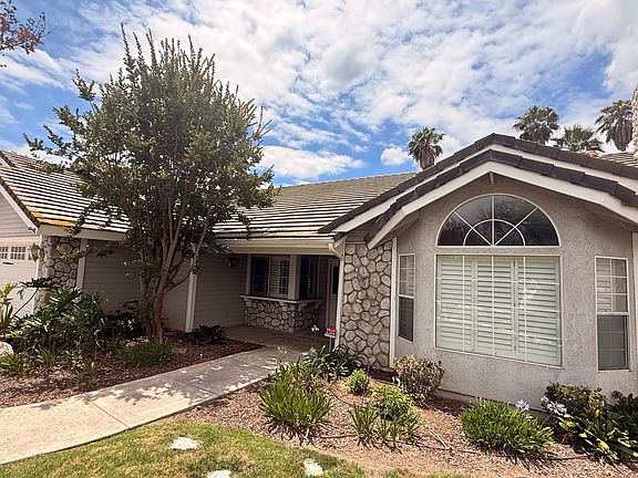 2nd image of 2419 Chauncy Pl