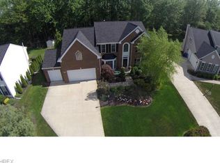 9341 Stonebriar Ln, North Ridgeville, OH 44039