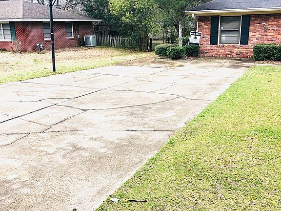 2nd image of 2618 Essex Pl