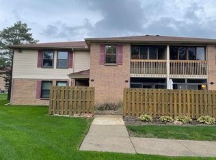 19161 Surrey Ln #30, Northville, MI 48167