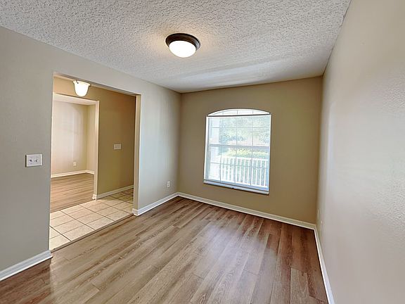 3rd image of 11137 Oakshore Ln