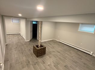 21 Don St, East Patchogue, NY 11772