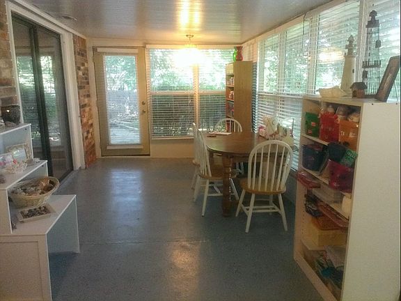 3rd image of 726 S Lakehoma Dr