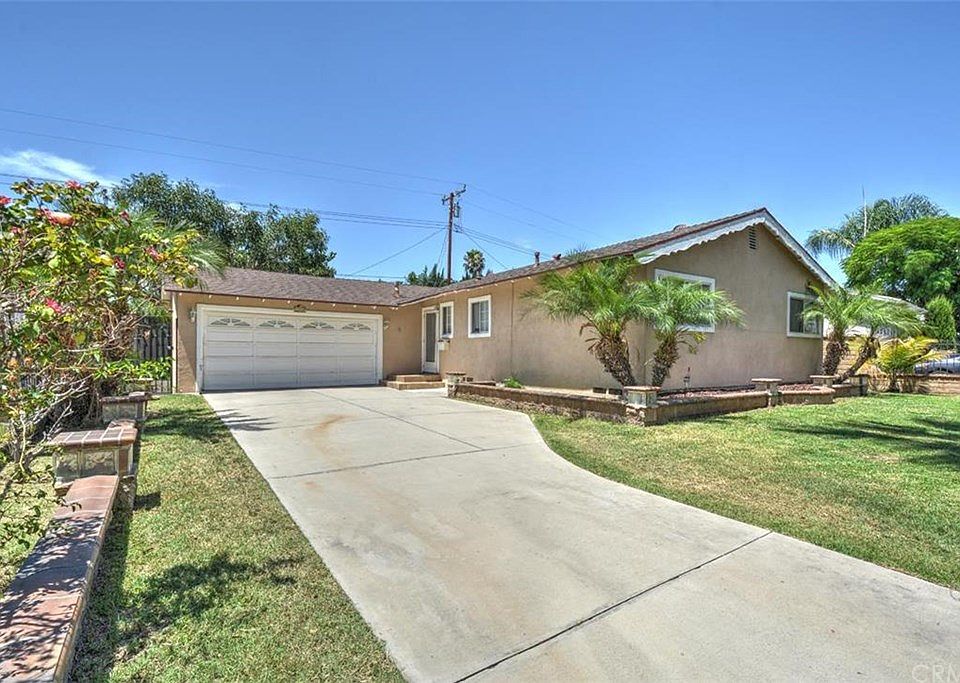 1st image of 2526 S Artesia St