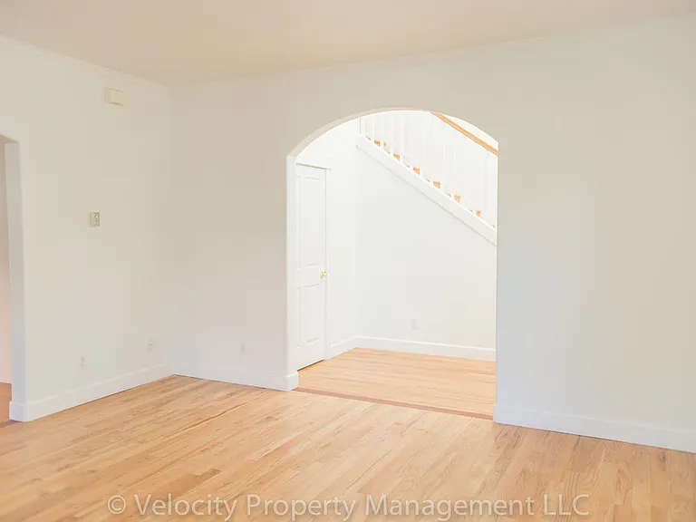 2954 NE Red Oak Dr — Photo 7
