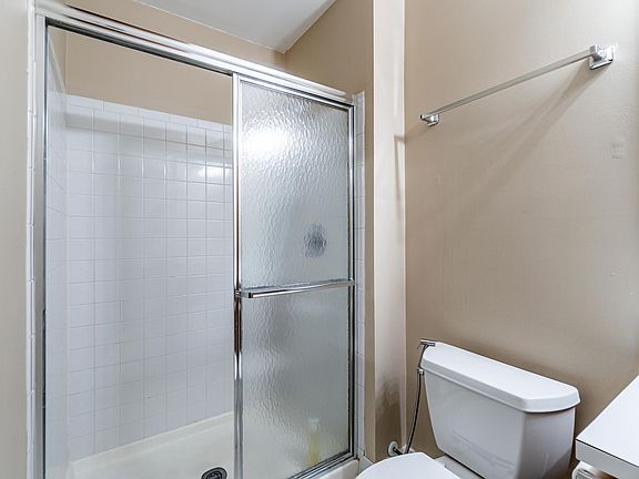 5th image of 42733 Lilley Pointe Dr #116