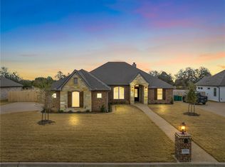 221 Fox Run Ln, Waco, TX 76706