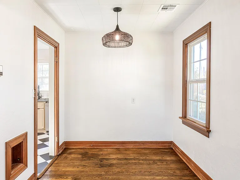 2242 W Eubanks St — Photo 4