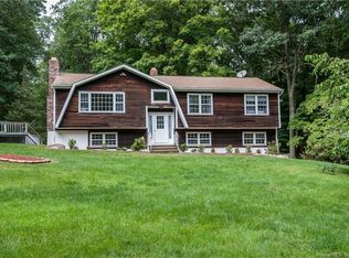 5A High Bridge Rd, Sandy Hook, CT 06482