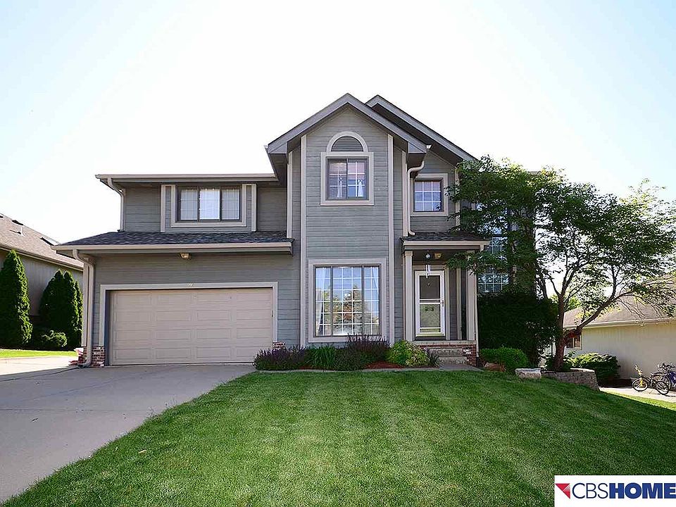 1st image of 215 Fleetwood Dr