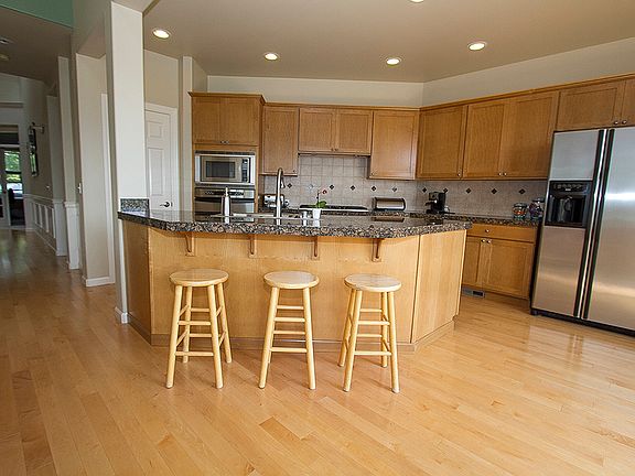 5th image of 34901 SE Curtis Dr