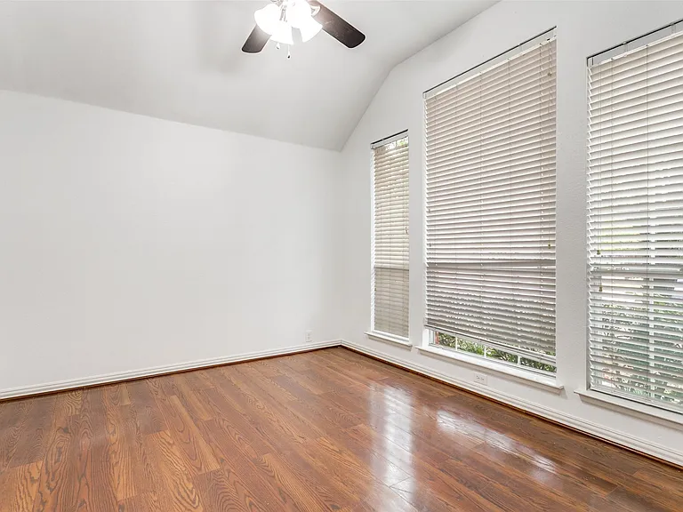 7800 Harvest Hill Rd — Photo 10