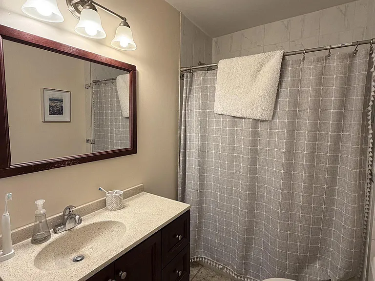 4 Edgar Ct #1 — Photo 11