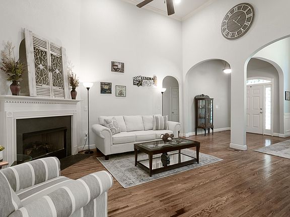 2nd image of 525 Lime Creek Cv