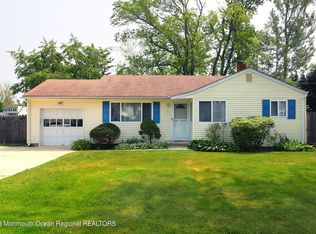 9 Twilight Pl, Port Monmouth, NJ 07758