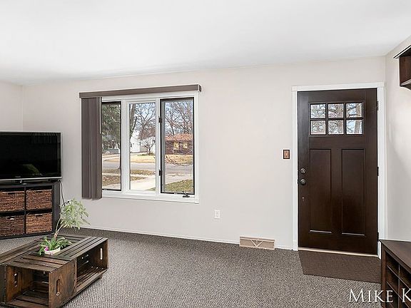 4th image of 2140 Berwyn Ct SW