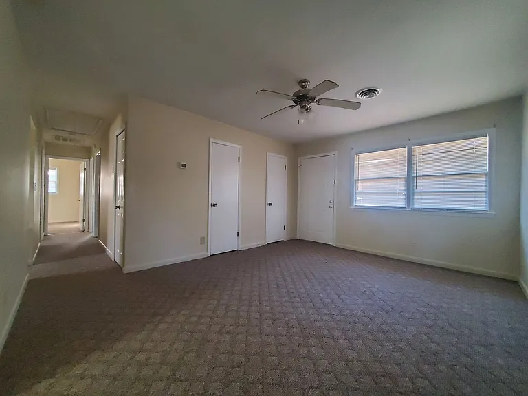 1606 Gibson St — Photo 2