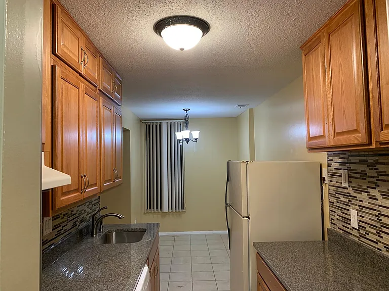 70 Shrewsbury Green Dr #F — Photo 10