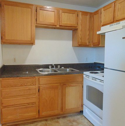 5th image of 504 Ashlawn Dr APT 6