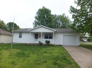 1216 Sophia St, Carthage, MO 64836