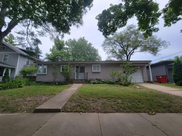 813 W Daniel St, Champaign, IL 61820